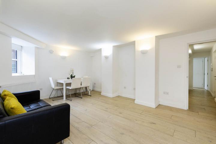 			2 Bedroom, 1 bath, 1 reception Flat			 Fairhazel Gardens, South Hampstead